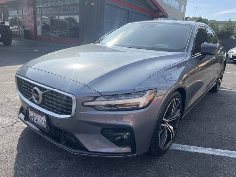 2019 Volvo S60 T5 R-Design