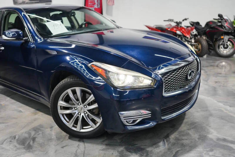 2015 Infiniti Q70 3.7