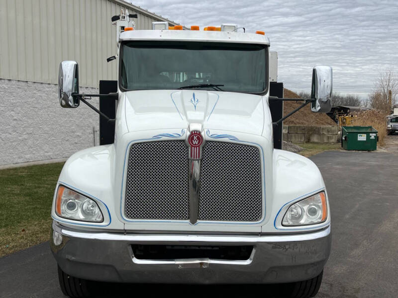 2011 Kenworth T270