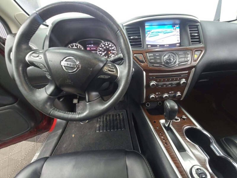 2017 Nissan Pathfinder Platinum