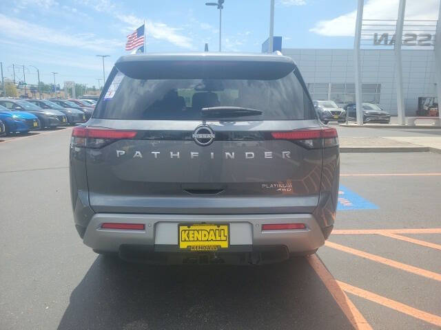 2025 Nissan Pathfinder Platinum