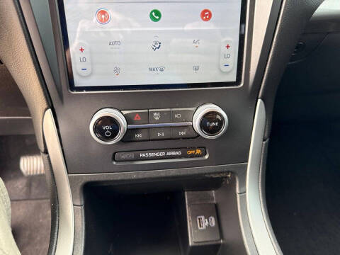 2022 Ford Edge SE