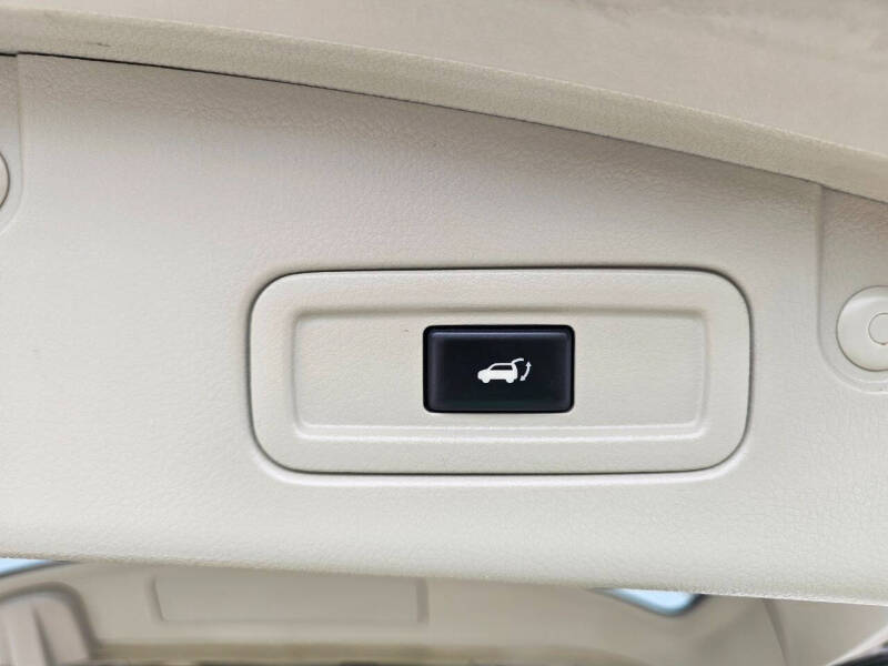 2012 Nissan Murano LE
