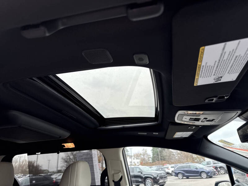 2025 Toyota Sienna Platinum 7-Passenger