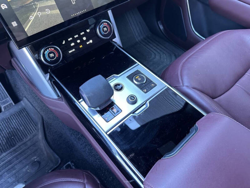 2023 Land Rover Range Rover P530 SE