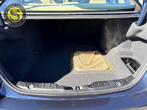 2011 BMW 5 Series 528i