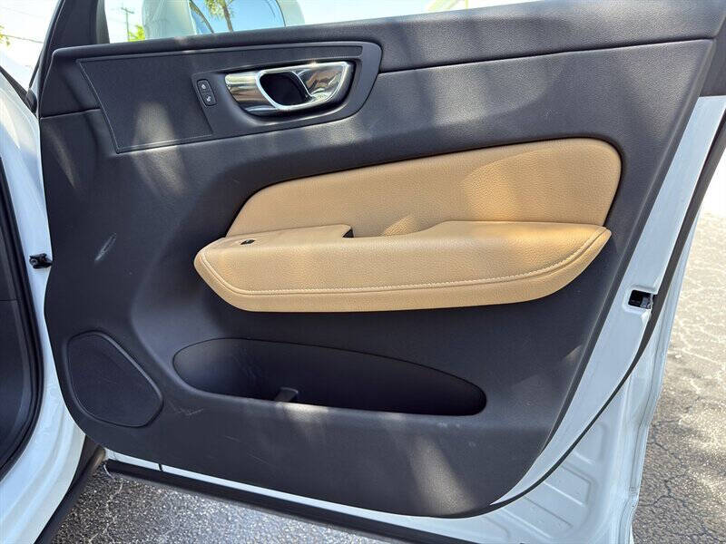 2020 Volvo XC60 19