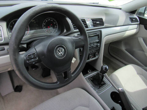 2013 Volkswagen Passat S