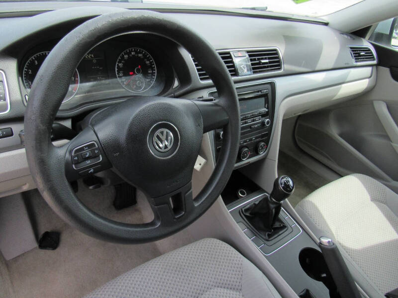 2013 Volkswagen Passat S