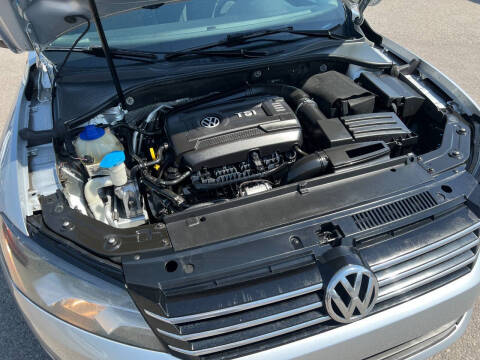 2014 Volkswagen Passat 1.8T S