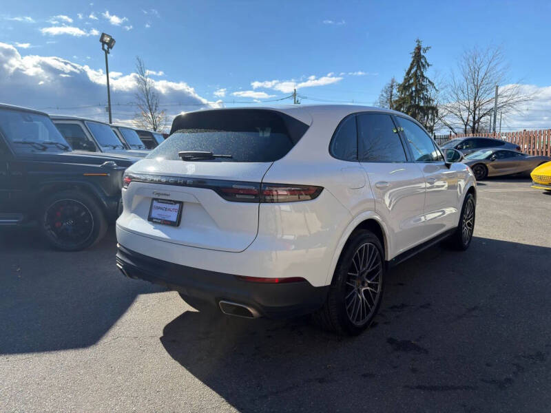 2022 Porsche Cayenne Platinum Edition