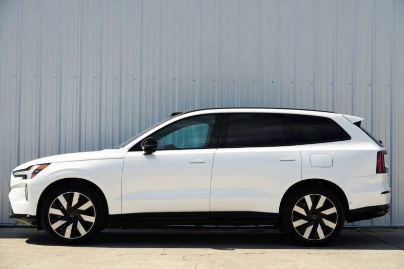 2025 Volvo EX90 Twin Performance Plus 7P