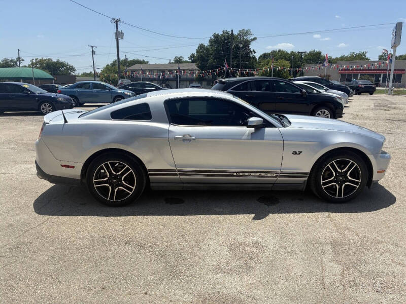 2011 Ford Mustang V6