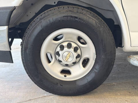 2023 Chevrolet Express 2500