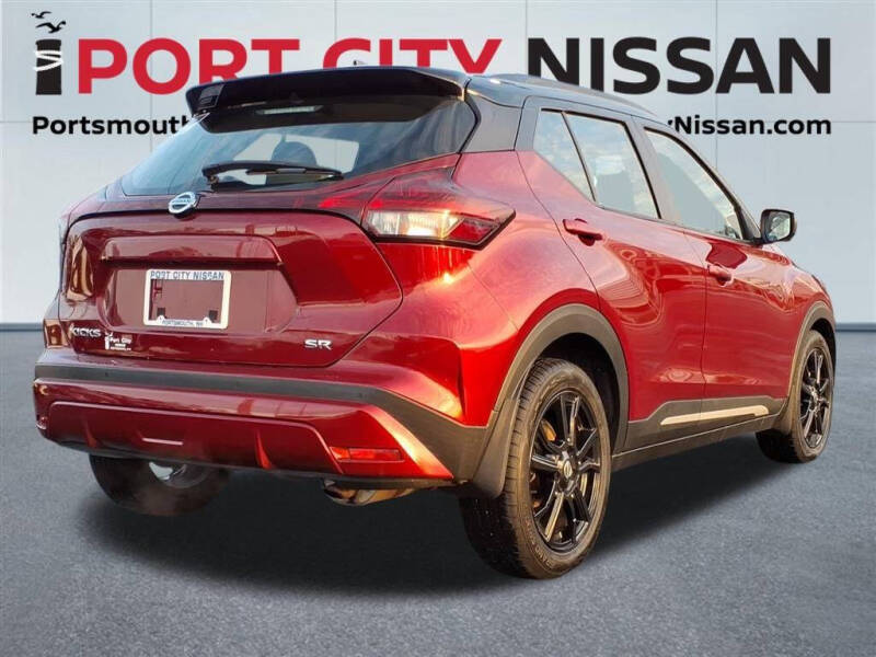 2021 Nissan Kicks SR