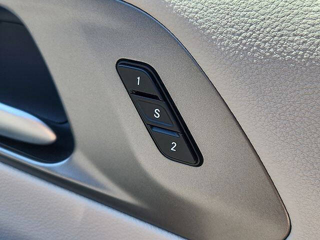2023 Chrysler Pacifica Plug-In Hybrid Touring L