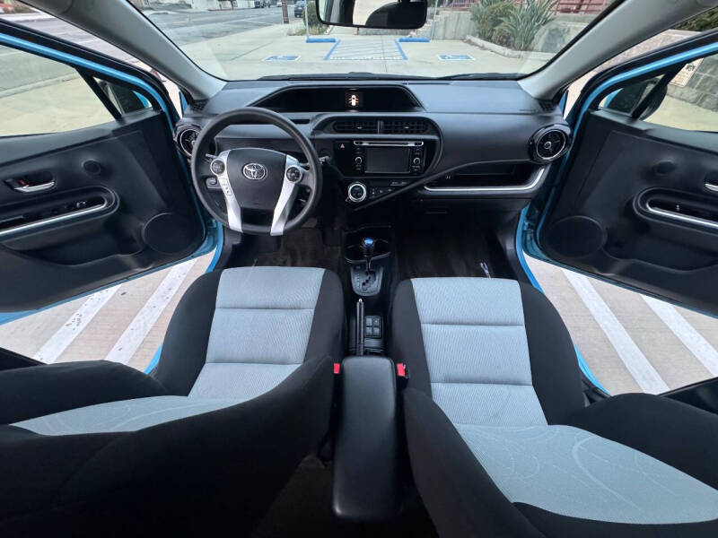 2015 Toyota Prius c Four