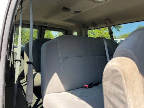 2011 Ford E-Series E-350 SD XLT