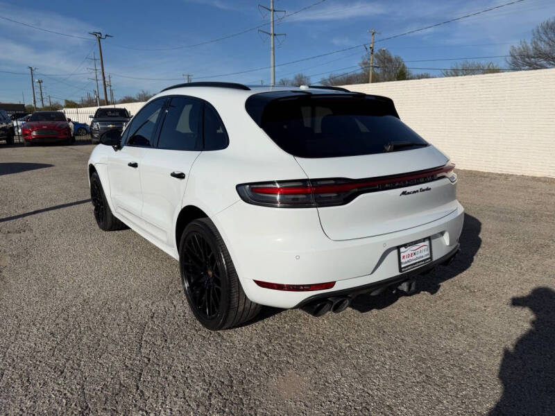 2021 Porsche Macan Turbo