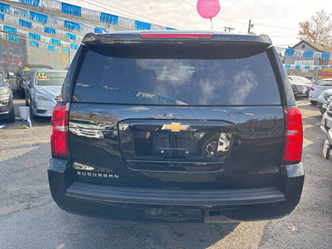 2017 Chevrolet Suburban LT