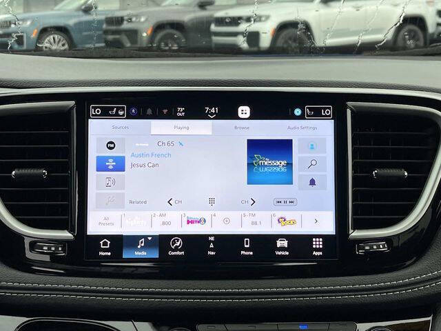 2027 Chrysler Pacifica Limited