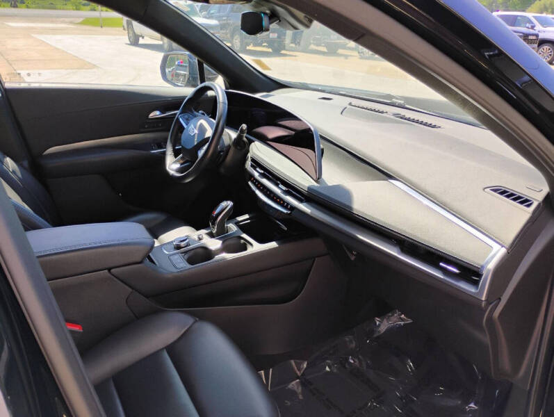 2025 Cadillac XT4 Premium Luxury