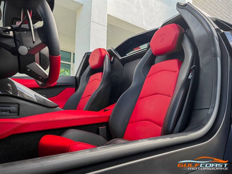 2016 Lamborghini Aventador LP 700-4