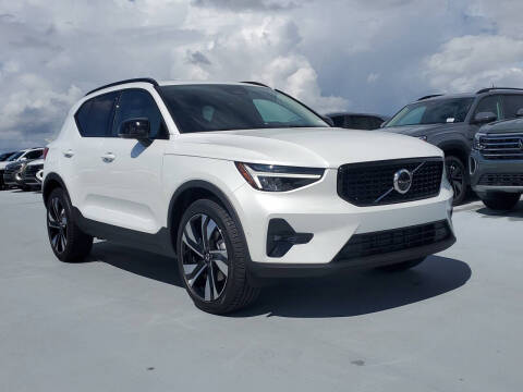2026 Volvo XC40 B4 Plus