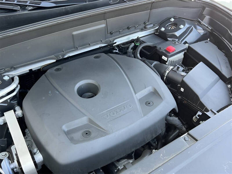 2022 Volvo XC90 T5 Momentum