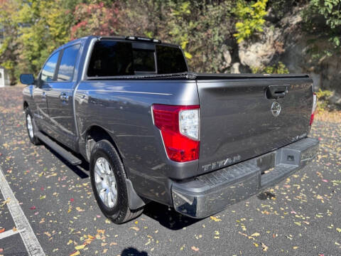 2018 Nissan Titan SV