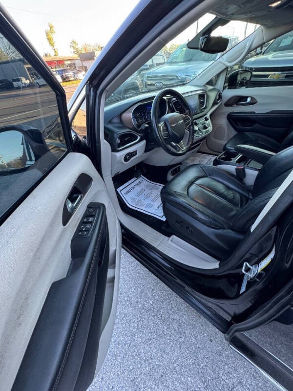 2017 Chrysler Pacifica Touring Plus