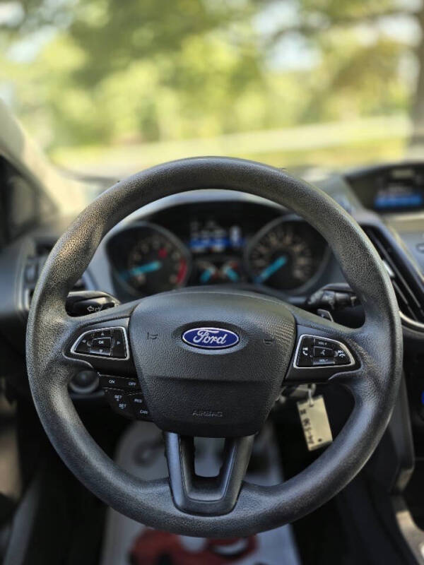 2017 Ford Escape SE photo 14