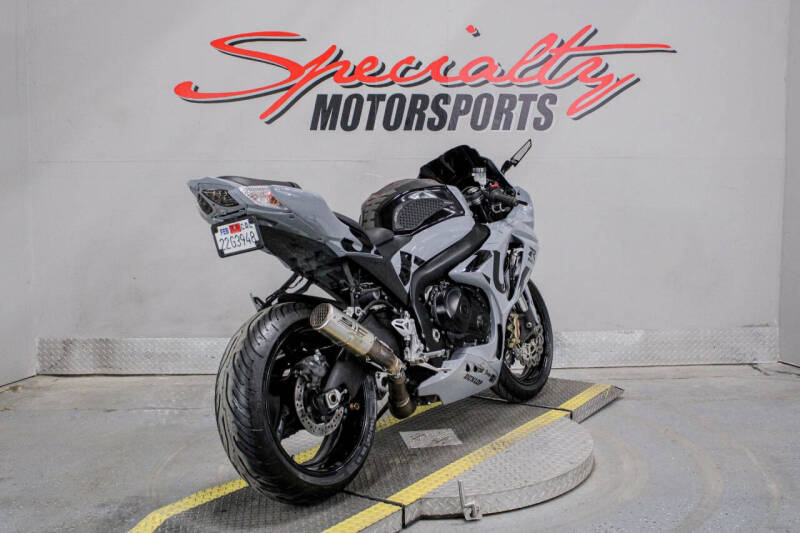 2014 Suzuki GSX-R1000