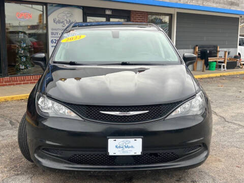 2022 Chrysler Voyager LX