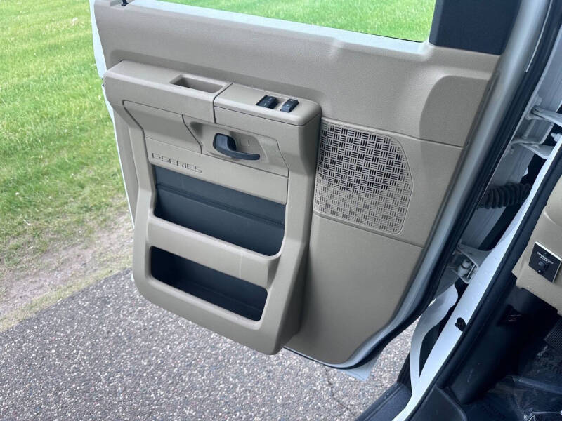 2017 Ford E-Series E-350 SD