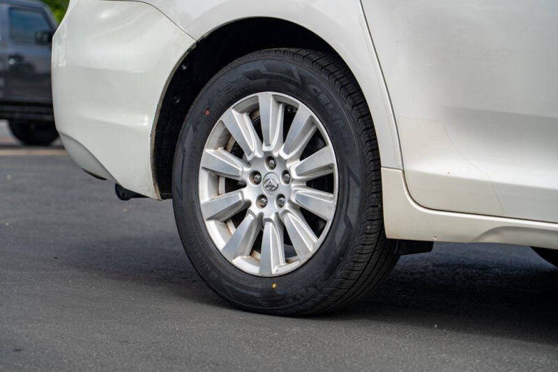 2017 Toyota Sienna XLE Premium 7-Passenger