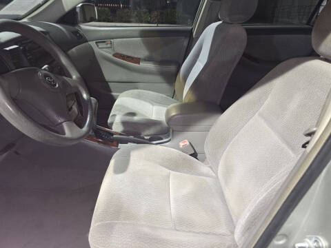 2004 Toyota Corolla LE