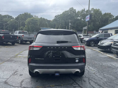 2020 Ford Escape Titanium