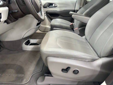 2017 Chrysler Pacifica LX