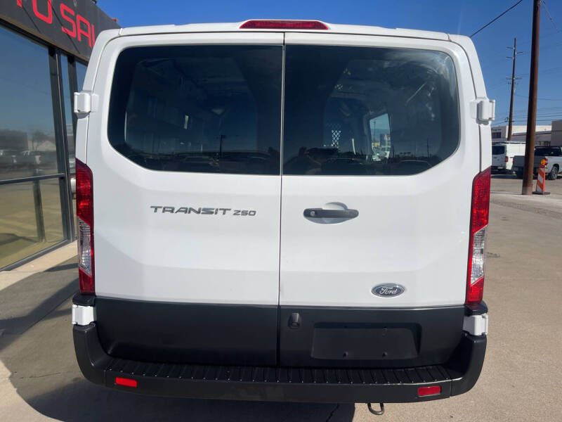 Image 7 of 2019 Ford Transit 250