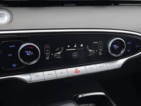 2025 Genesis GV70 2.5T Standard