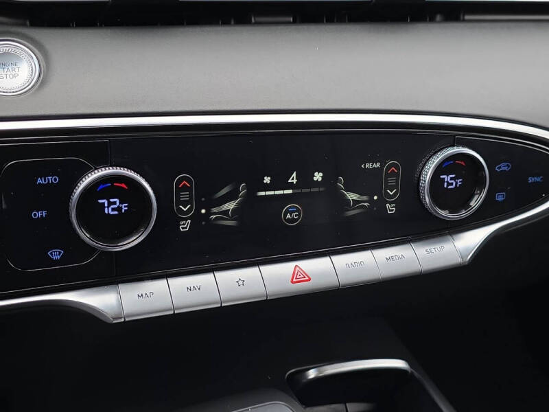 2025 Genesis GV70 2.5T Standard