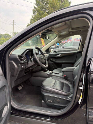 2020 Ford Escape Titanium