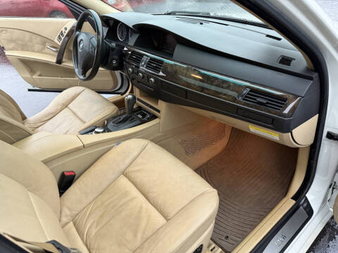 2004 BMW 5 Series 525i