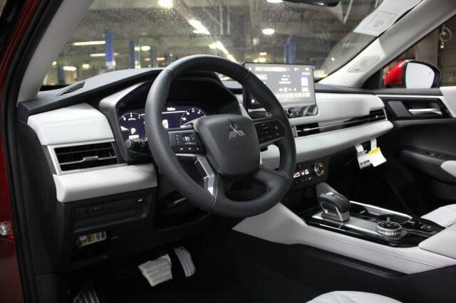 2025 Mitsubishi Outlander SEL