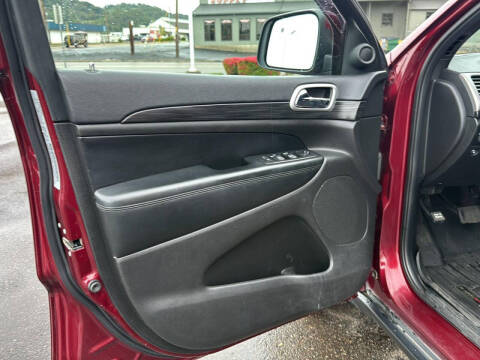 2019 Jeep Grand Cherokee Laredo E