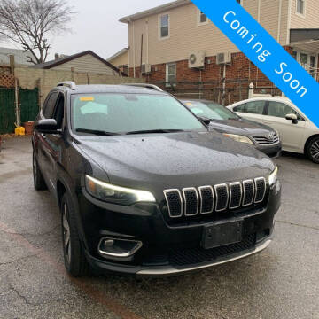 2019 Jeep Cherokee for sale at INDY AUTO MAN in Indianapolis IN