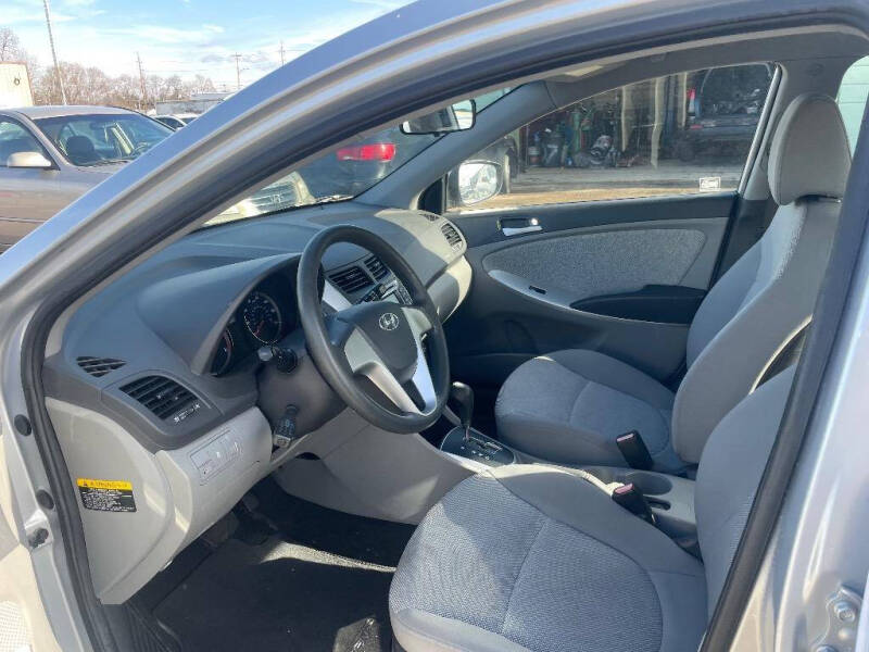 2012 Hyundai Accent GLS