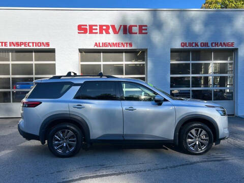 2023 Nissan Pathfinder SV