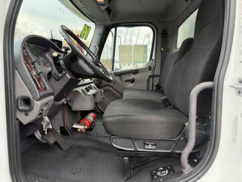 2019 Freightliner M2 106